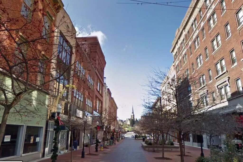 Escape On Hambright'S Alley! Walk 2 Everything! Cyclists Welcome! 1St Fl Unit A Cumberland Exterior foto